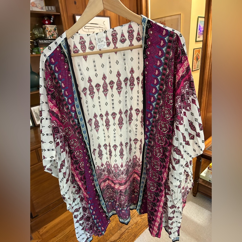 Bohemian Kimono with Pink and White Patterns